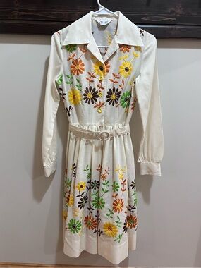 Vintage 1970s Donovan Galvani Floral Embroidered Cream Shirtwaist Dress XS or S